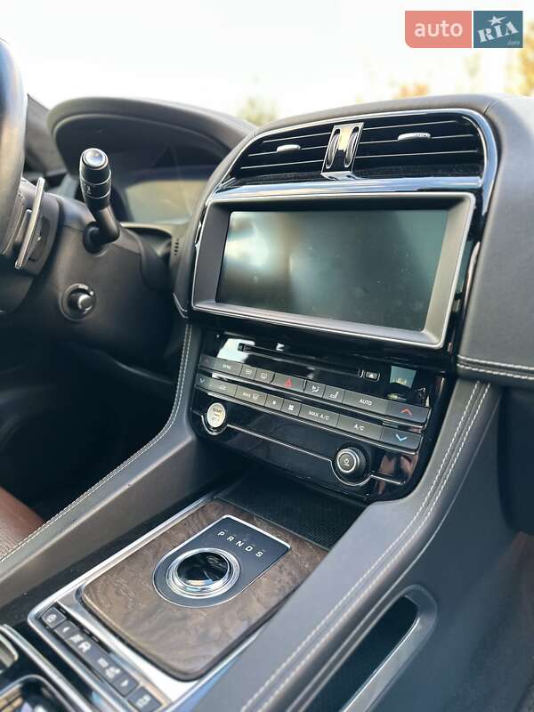 Позашляховик / Кросовер Jaguar F-Pace 2018 в Южноукраїнську фото 41 Позашляховик / Кросовер Jaguar F-Pace 2018 в Южноукраїнську