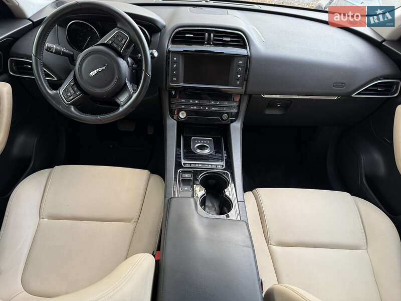 Внедорожник / Кроссовер Jaguar F-Pace 2016 в Хмельницком фото 2 Внедорожник / Кроссовер Jaguar F-Pace 2016 в Хмельницком