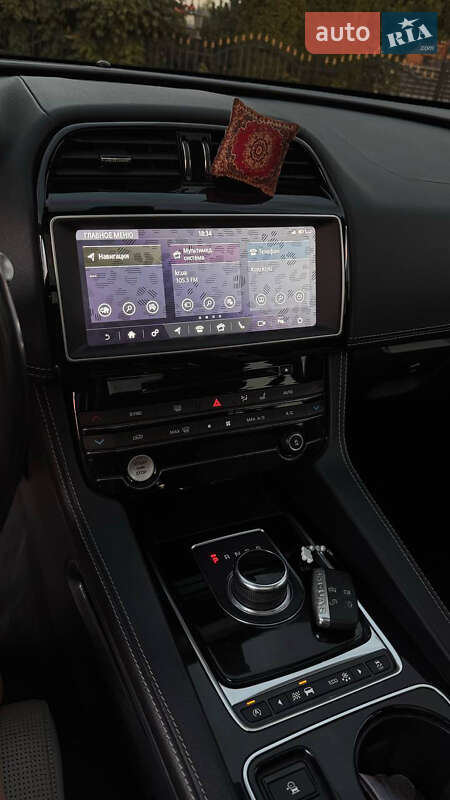 Внедорожник / Кроссовер Jaguar F-Pace 2017 в Киеве фото 15 Внедорожник / Кроссовер Jaguar F-Pace 2017 в Киеве