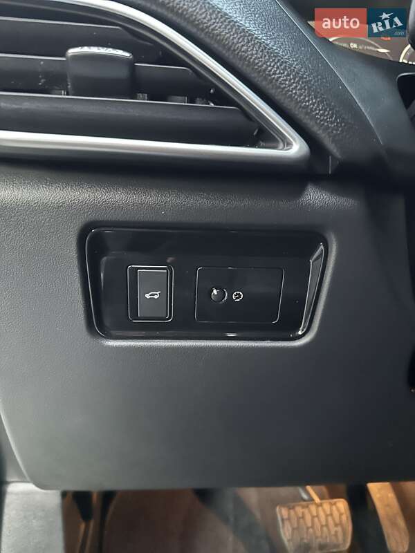 Позашляховик / Кросовер Jaguar F-Pace 2016 в Білогородці