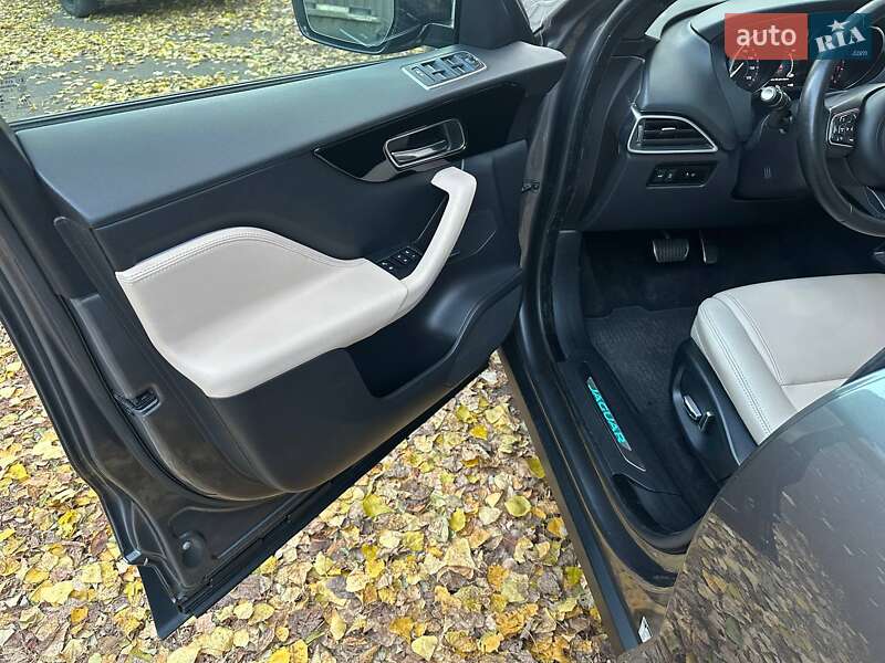 Внедорожник / Кроссовер Jaguar F-Pace 2018 в Киеве фото 11 Внедорожник / Кроссовер Jaguar F-Pace 2018 в Киеве
