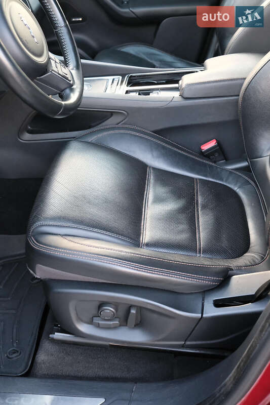 Внедорожник / Кроссовер Jaguar F-Pace 2016 в Киеве