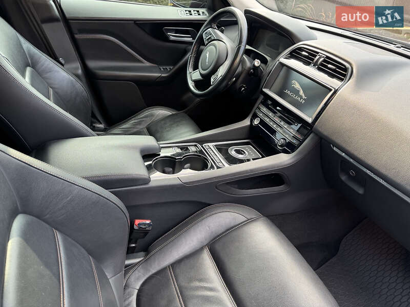 Внедорожник / Кроссовер Jaguar F-Pace 2016 в Черновцах фото 14 Внедорожник / Кроссовер Jaguar F-Pace 2016 в Черновцах
