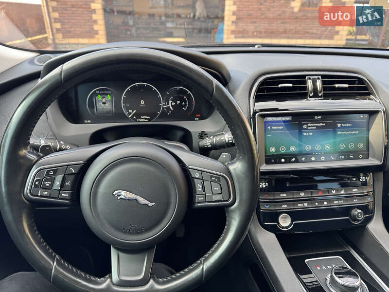 Внедорожник / Кроссовер Jaguar F-Pace 2016 в Черновцах фото 20 Внедорожник / Кроссовер Jaguar F-Pace 2016 в Черновцах