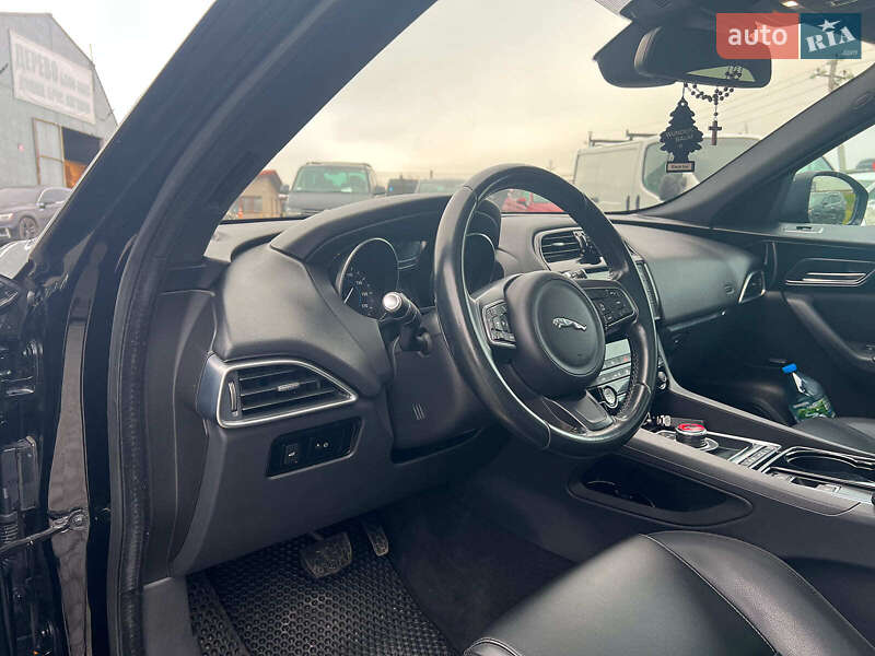 Внедорожник / Кроссовер Jaguar F-Pace 2016 в Львове