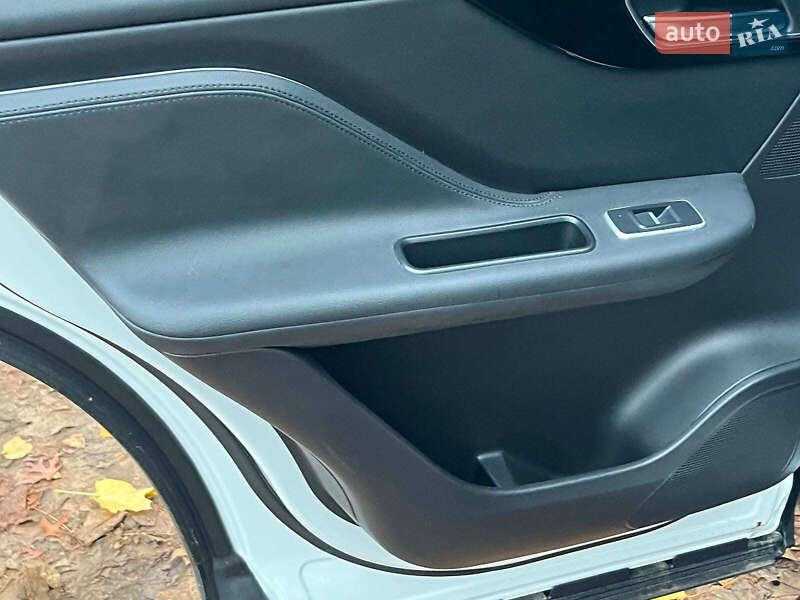 Внедорожник / Кроссовер Jaguar F-Pace 2018 в Киеве