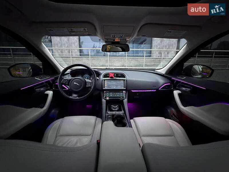 Внедорожник / Кроссовер Jaguar F-Pace 2016 в Киеве