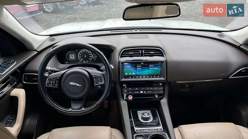 Внедорожник / Кроссовер Jaguar F-Pace 2016 в Луцке