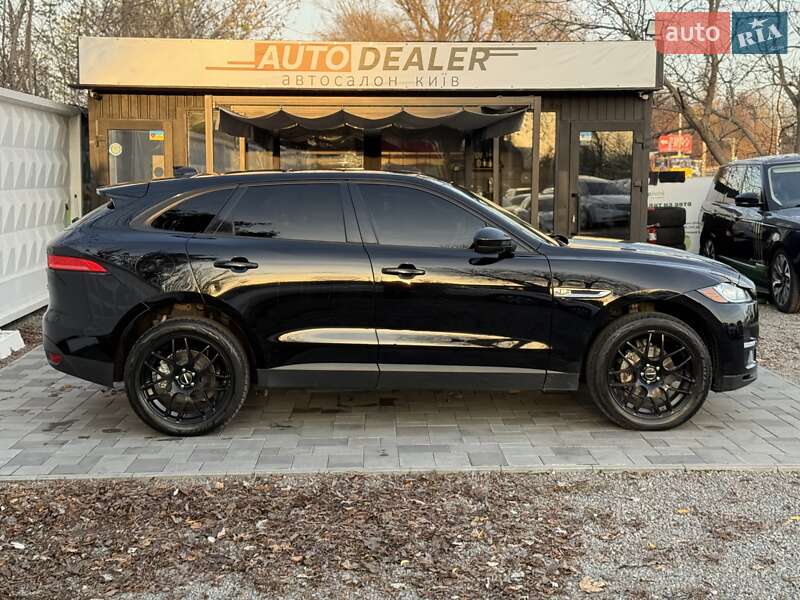 Внедорожник / Кроссовер Jaguar F-Pace 2016 в Киеве