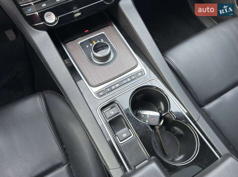 Внедорожник / Кроссовер Jaguar F-Pace 2016 в Киеве