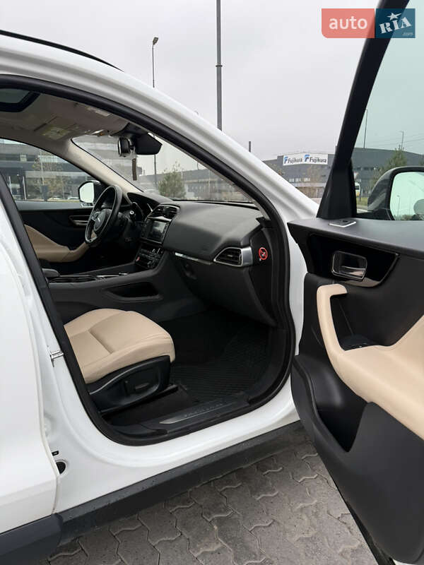 Позашляховик / Кросовер Jaguar F-Pace 2017 в Львові