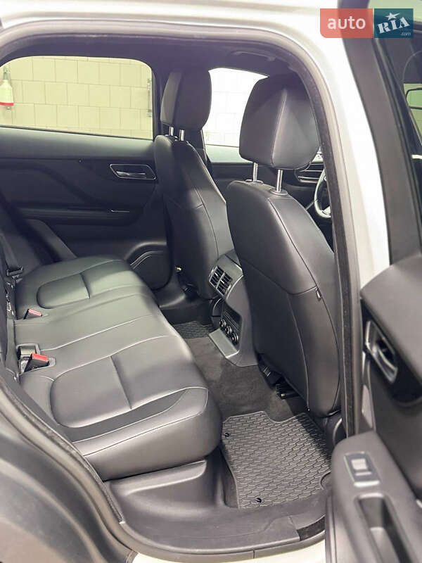 Позашляховик / Кросовер Jaguar F-Pace 2018 в Рівному