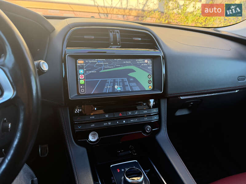 Внедорожник / Кроссовер Jaguar F-Pace 2016 в Киеве