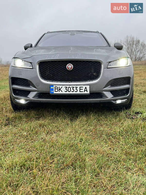 Позашляховик / Кросовер Jaguar F-Pace 2016 в Ірпені