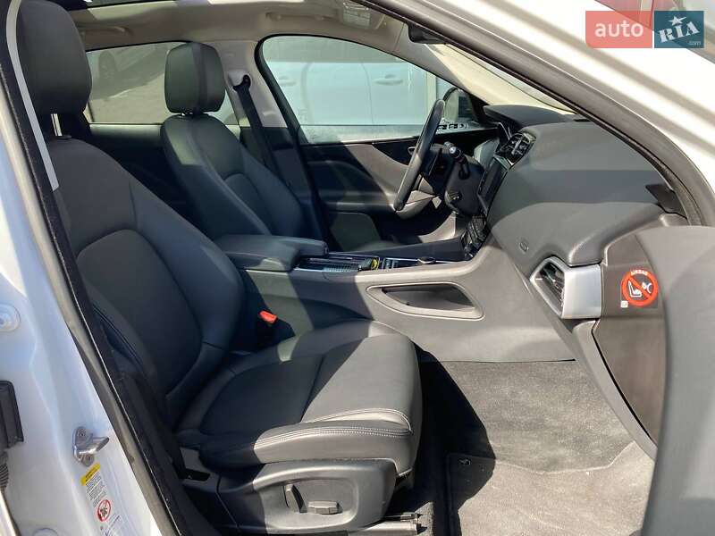 Позашляховик / Кросовер Jaguar F-Pace 2017 в Києві