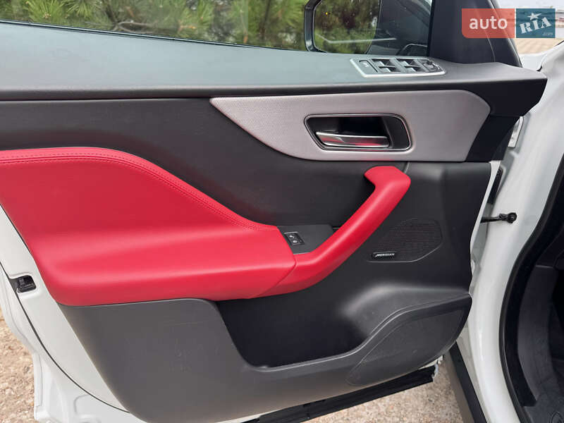 Внедорожник / Кроссовер Jaguar F-Pace 2017 в Одессе