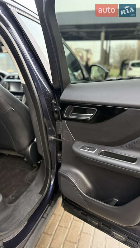 Позашляховик / Кросовер Jaguar F-Pace 2017 в Харкові