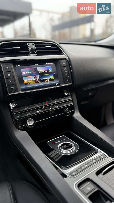 Позашляховик / Кросовер Jaguar F-Pace 2017 в Харкові