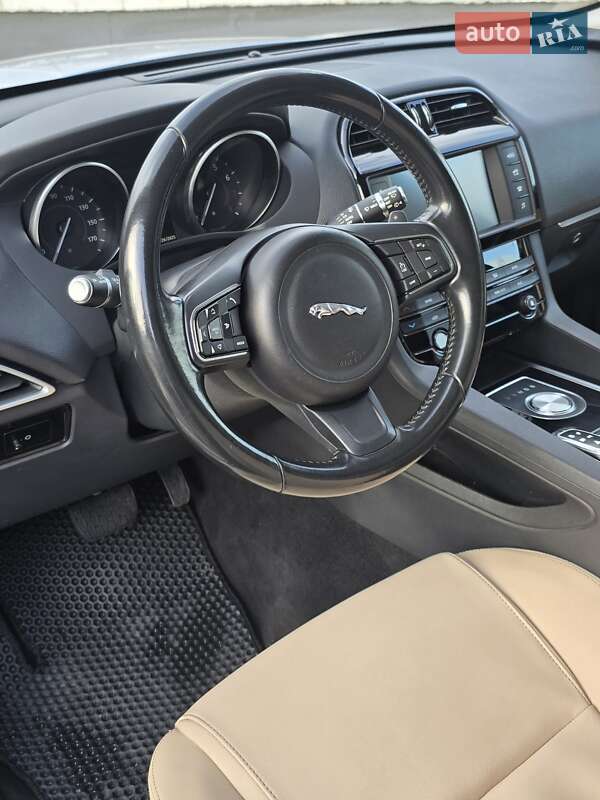 Позашляховик / Кросовер Jaguar F-Pace 2017 в Києві фото 11 Позашляховик / Кросовер Jaguar F-Pace 2017 в Києві