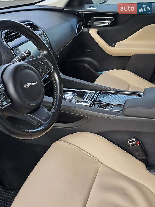 Позашляховик / Кросовер Jaguar F-Pace 2017 в Києві