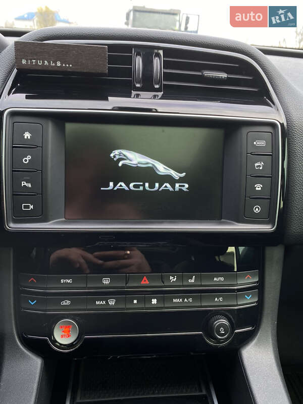 Внедорожник / Кроссовер Jaguar F-Pace 2017 в Нововолынске фото 42 Внедорожник / Кроссовер Jaguar F-Pace 2017 в Нововолынске