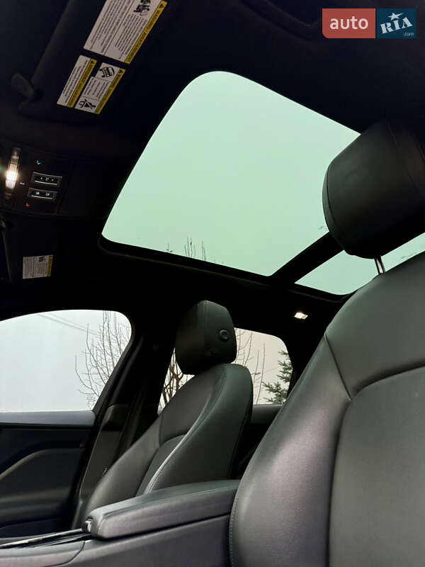 Внедорожник / Кроссовер Jaguar F-Pace 2016 в Киеве