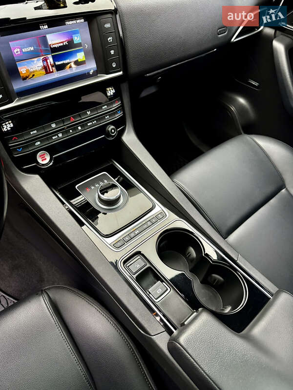 Внедорожник / Кроссовер Jaguar F-Pace 2016 в Киеве