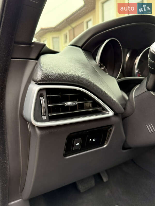 Внедорожник / Кроссовер Jaguar F-Pace 2016 в Киеве