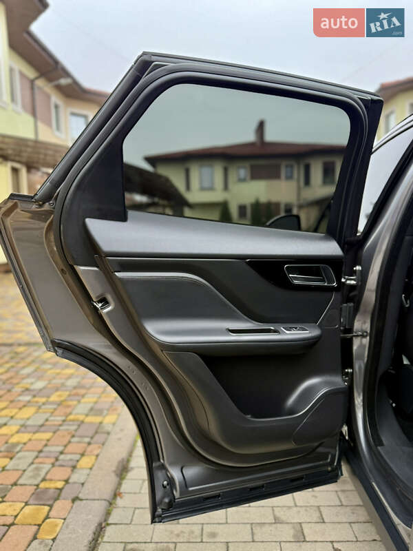 Внедорожник / Кроссовер Jaguar F-Pace 2016 в Киеве