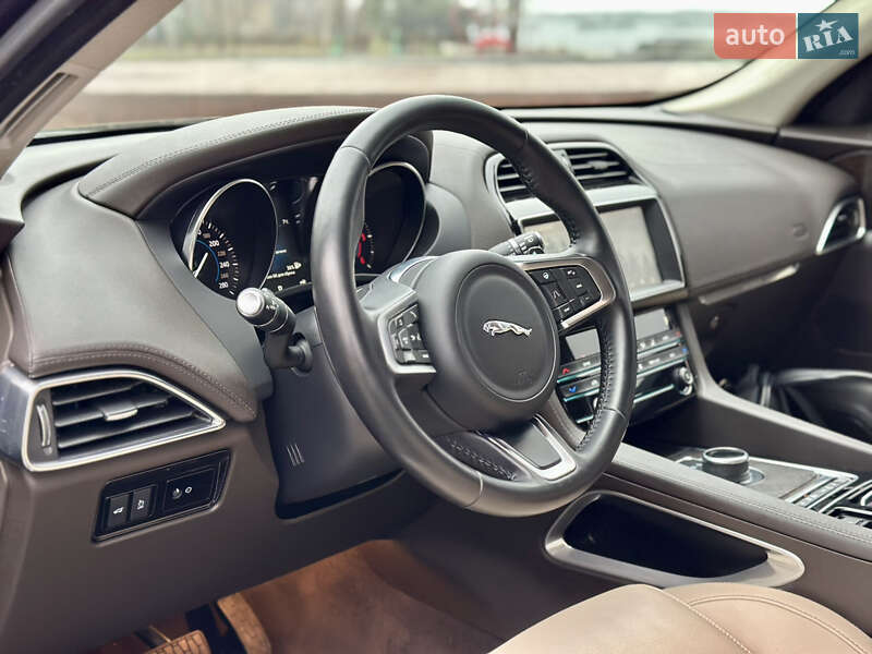 Внедорожник / Кроссовер Jaguar F-Pace 2020 в Киеве