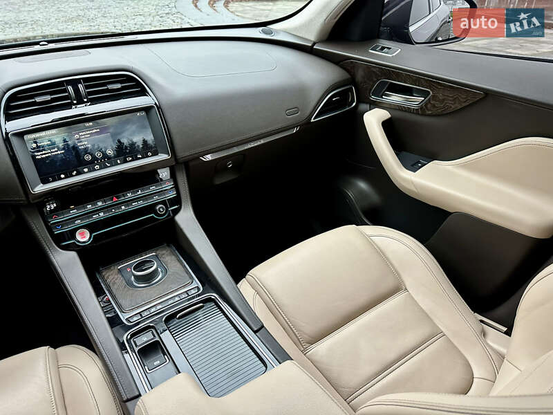 Внедорожник / Кроссовер Jaguar F-Pace 2020 в Киеве