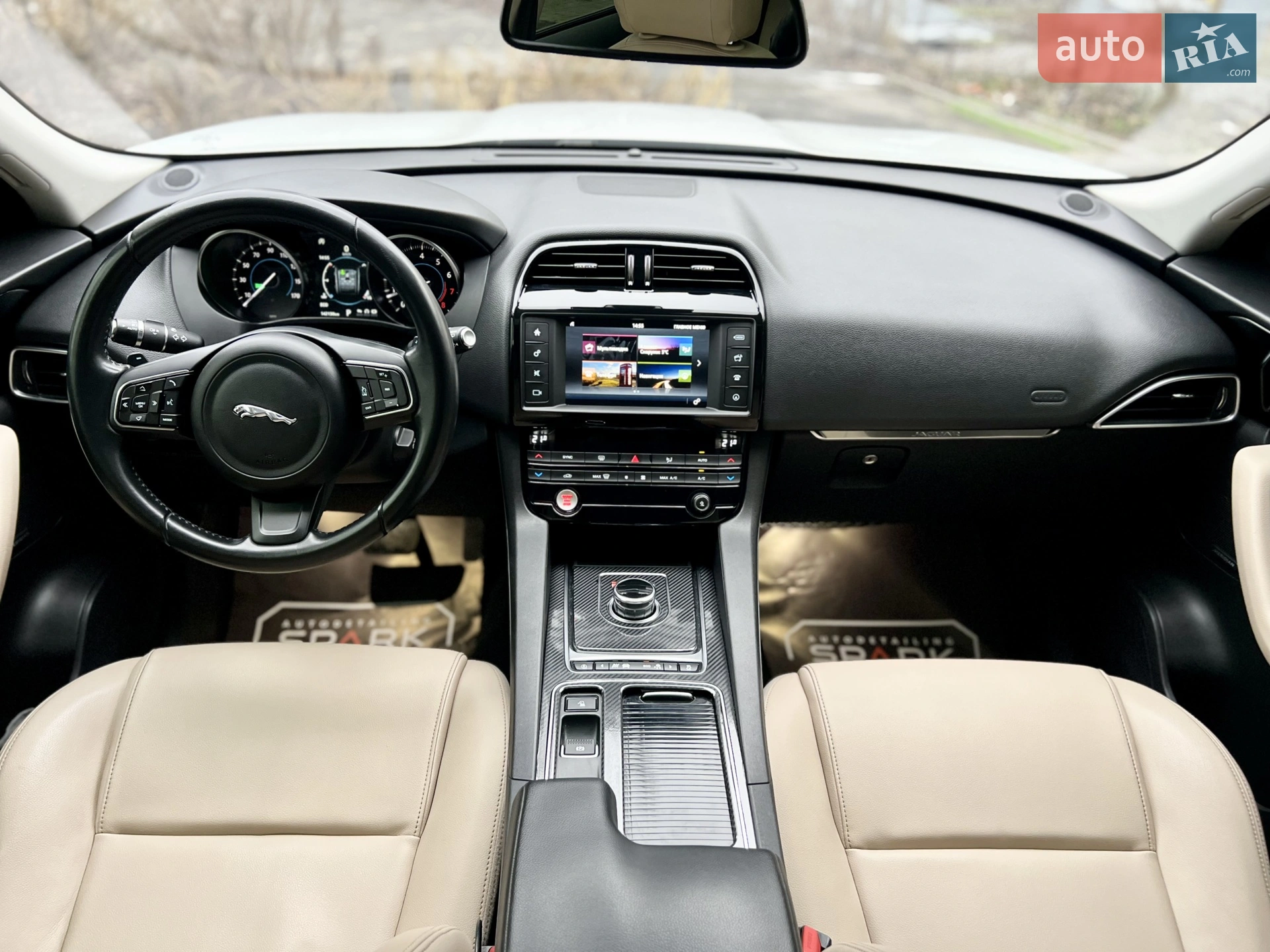 2018 Jaguar F-Pace - мініатюра 38