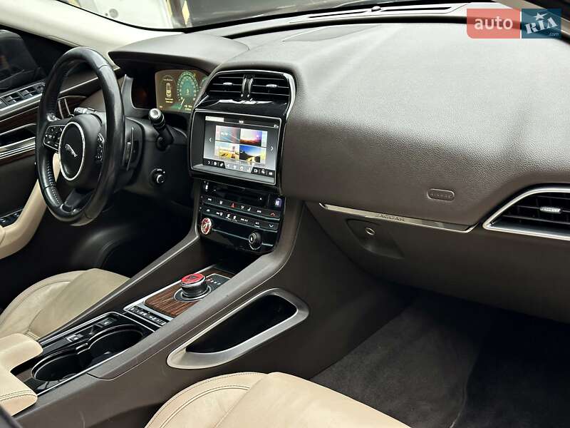 Внедорожник / Кроссовер Jaguar F-Pace 2017 в Одессе фото 34 Внедорожник / Кроссовер Jaguar F-Pace 2017 в Одессе