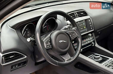 Внедорожник / Кроссовер Jaguar F-Pace 2016 в Киеве