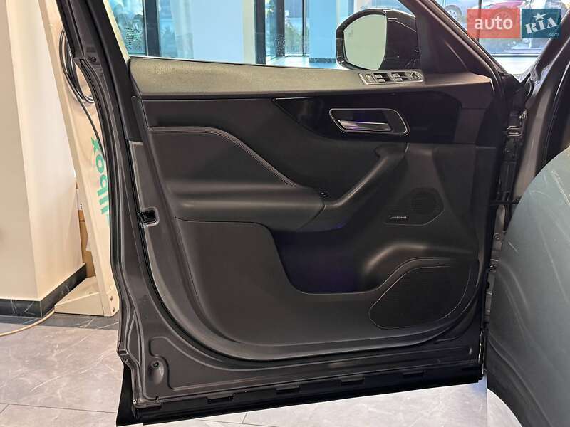 Внедорожник / Кроссовер Jaguar F-Pace 2017 в Львове фото 19 Внедорожник / Кроссовер Jaguar F-Pace 2017 в Львове