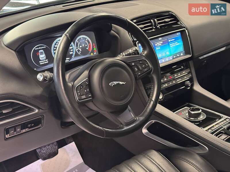 Внедорожник / Кроссовер Jaguar F-Pace 2017 в Львове фото 26 Внедорожник / Кроссовер Jaguar F-Pace 2017 в Львове