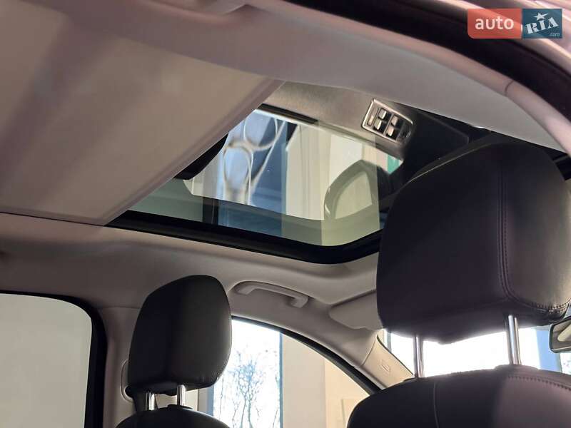 Внедорожник / Кроссовер Jaguar F-Pace 2017 в Львове фото 38 Внедорожник / Кроссовер Jaguar F-Pace 2017 в Львове