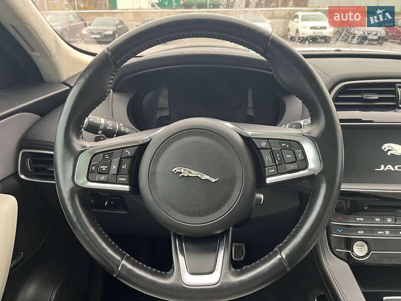 Внедорожник / Кроссовер Jaguar F-Pace 2018 в Киеве фото 14 Внедорожник / Кроссовер Jaguar F-Pace 2018 в Киеве