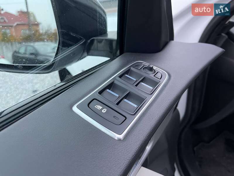 Внедорожник / Кроссовер Jaguar F-Pace 2018 в Киеве фото 16 Внедорожник / Кроссовер Jaguar F-Pace 2018 в Киеве