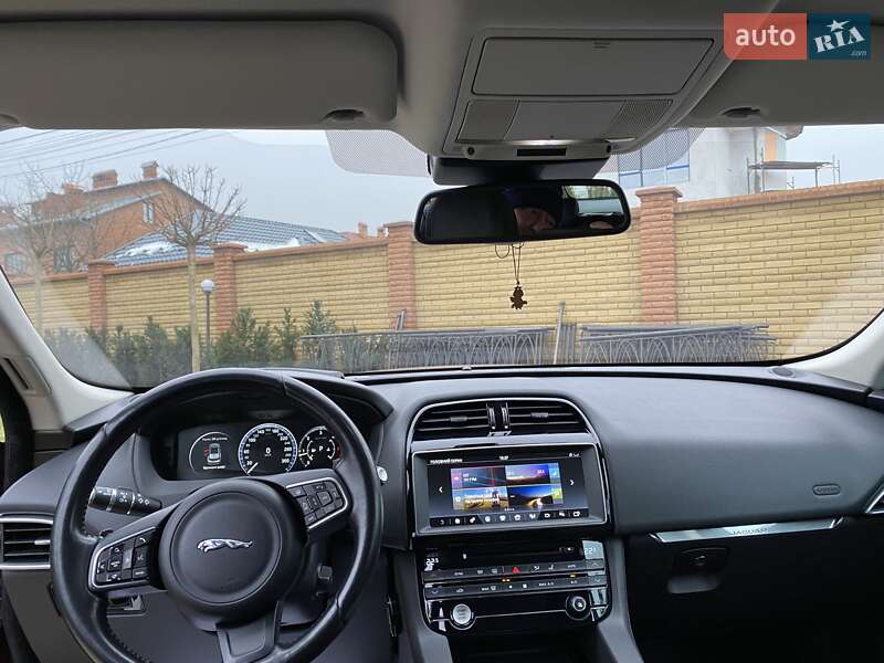 Внедорожник / Кроссовер Jaguar F-Pace 2016 в Львове фото 4 Внедорожник / Кроссовер Jaguar F-Pace 2016 в Львове