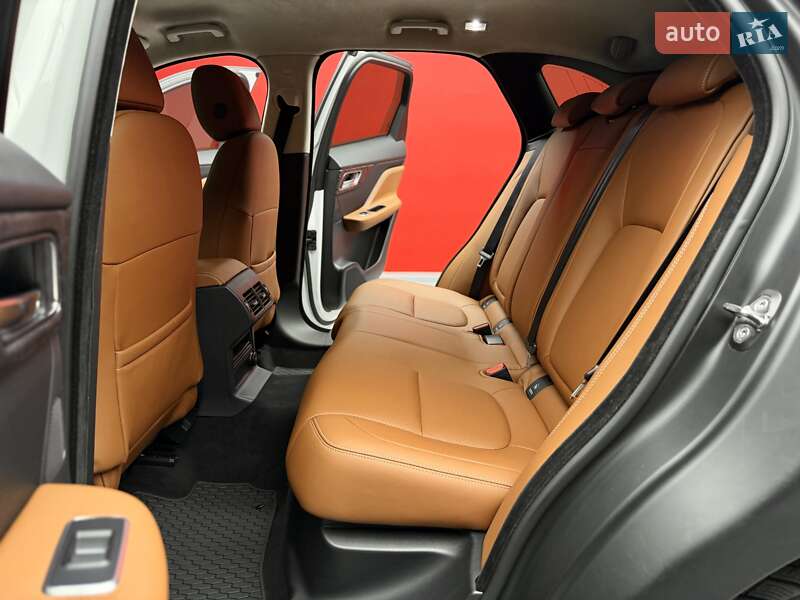 Внедорожник / Кроссовер Jaguar F-Pace 2019 в Киеве