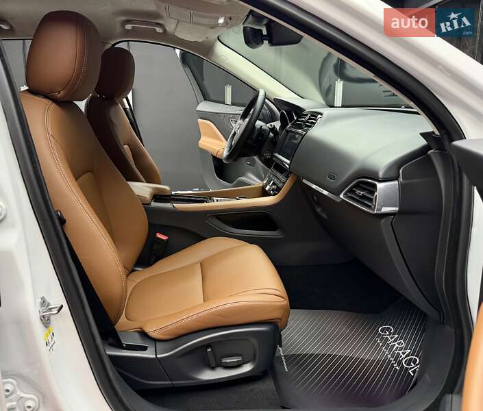 Внедорожник / Кроссовер Jaguar F-Pace 2019 в Киеве