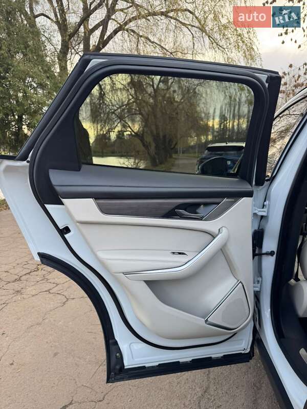 Внедорожник / Кроссовер Jaguar F-Pace 2021 в Ровно