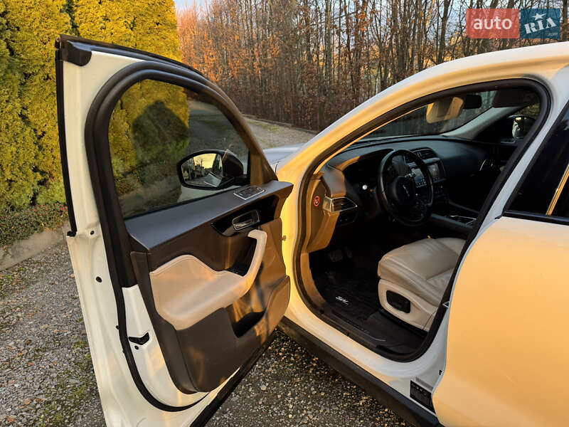 Внедорожник / Кроссовер Jaguar F-Pace 2016 в Ивано-Франковске фото 7 Внедорожник / Кроссовер Jaguar F-Pace 2016 в Ивано-Франковске