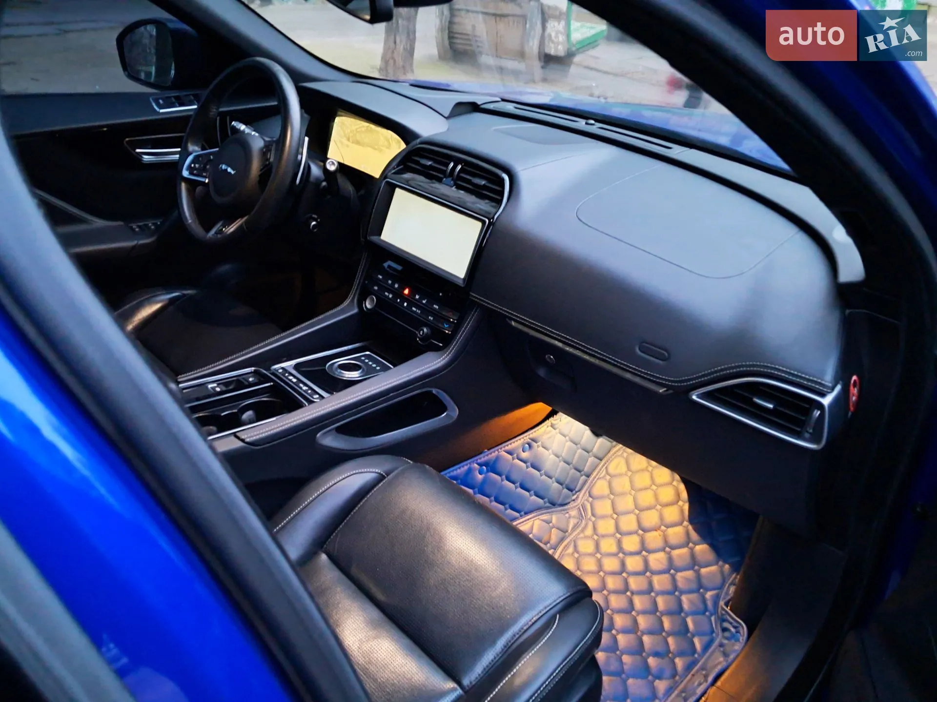 2017 Jaguar F-Pace - мініатюра 6
