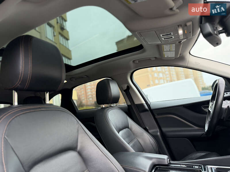 Внедорожник / Кроссовер Jaguar F-Pace 2017 в Киеве