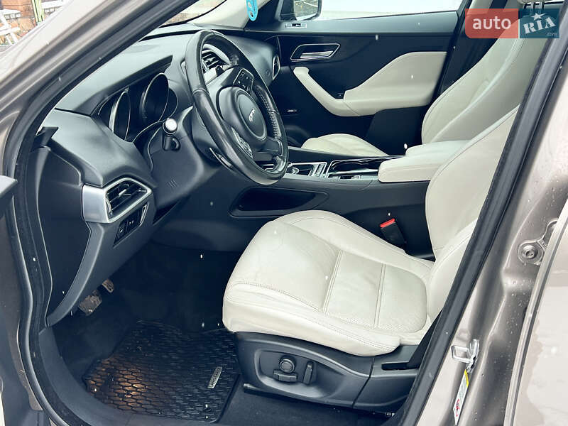 Внедорожник / Кроссовер Jaguar F-Pace 2016 в Василькове