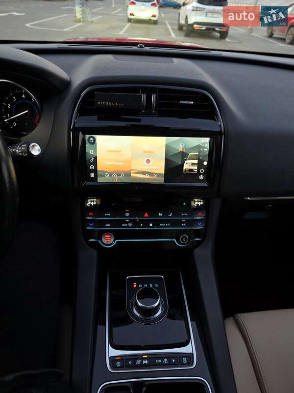 Внедорожник / Кроссовер Jaguar F-Pace 2017 в Киеве фото 11 Внедорожник / Кроссовер Jaguar F-Pace 2017 в Киеве