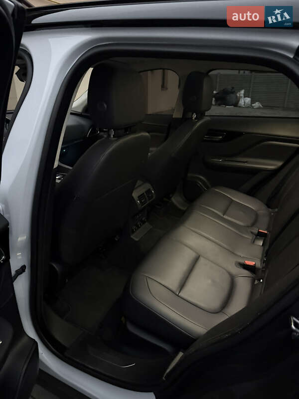 Внедорожник / Кроссовер Jaguar F-Pace 2019 в Запорожье