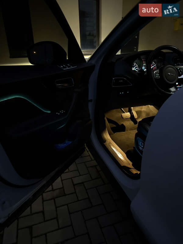 Внедорожник / Кроссовер Jaguar F-Pace 2019 в Запорожье